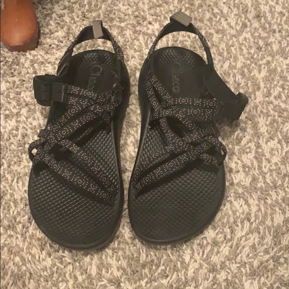 Chacos girls size 4